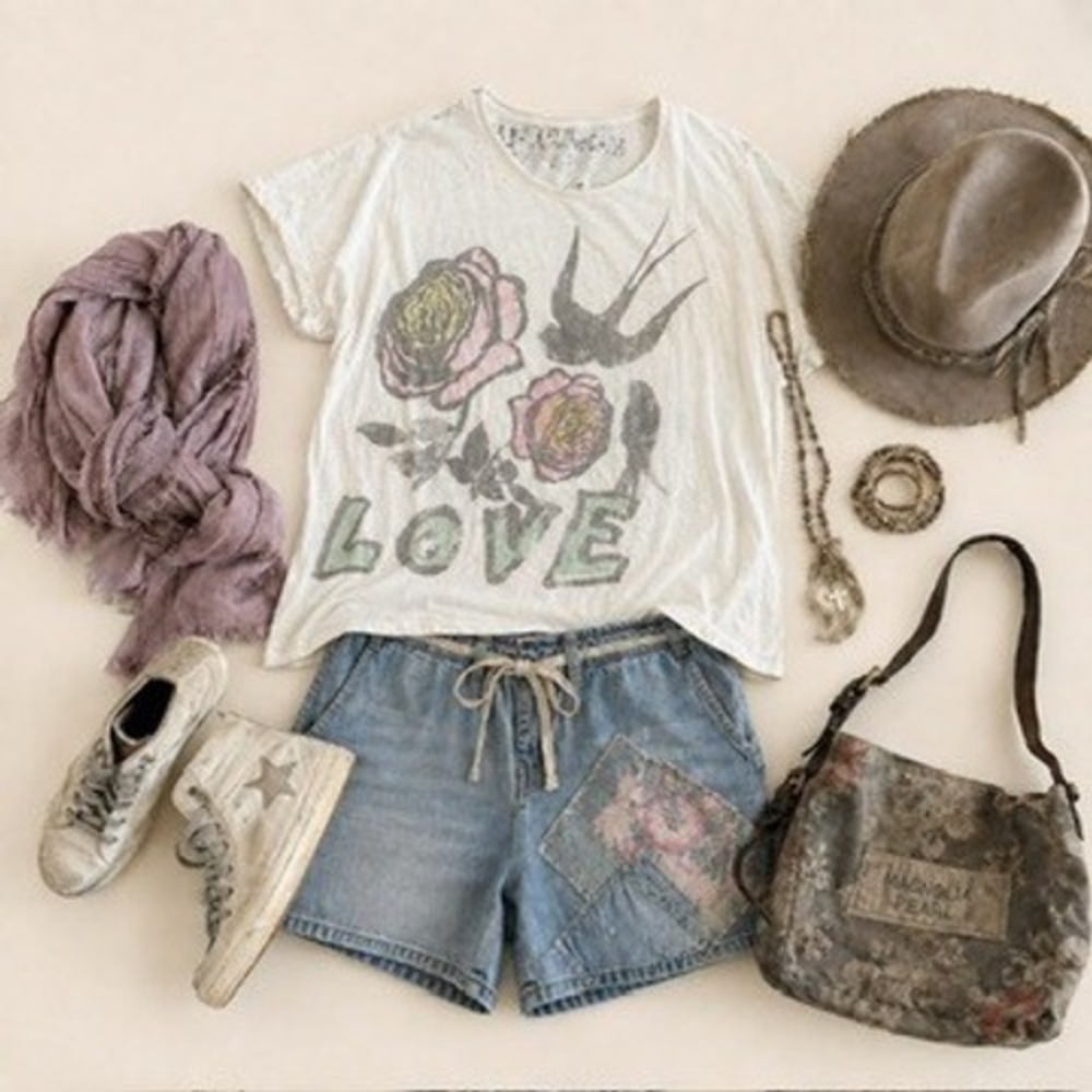 Magnolia Pearl Victorian Love Birds Oversized Graphic Tee One Size 100% Cotton